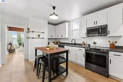 10762 Pippin St, Oakland, CA 94603 - Photo 9