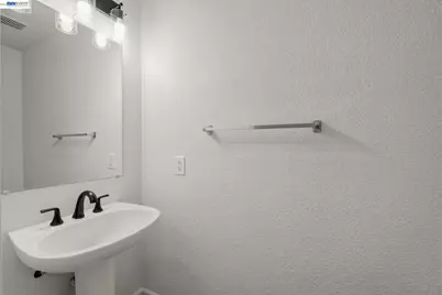 2921 Meadow Hawk Way, Antelope, CA 95843 - Photo 29