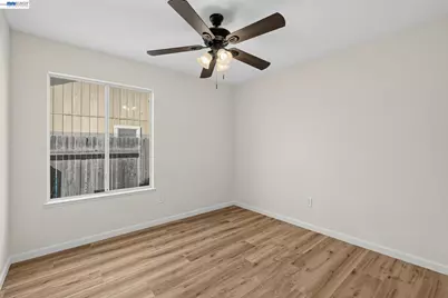 2921 Meadow Hawk Way, Antelope, CA 95843 - Photo 25