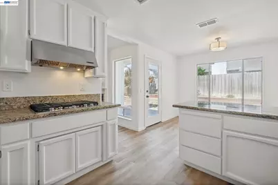2921 Meadow Hawk Way, Antelope, CA 95843 - Photo 19