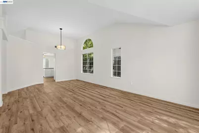 2921 Meadow Hawk Way, Antelope, CA 95843 - Photo 3