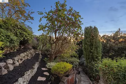 5624 Greenridge Rd, Castro Valley, CA 94552 - Photo 69