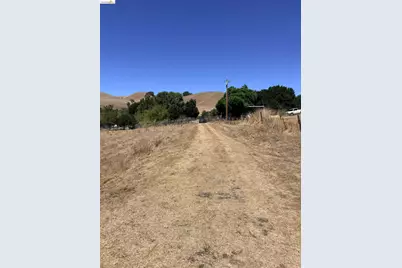 1169 Christie Rd, Martinez, CA 94553 - Photo 5