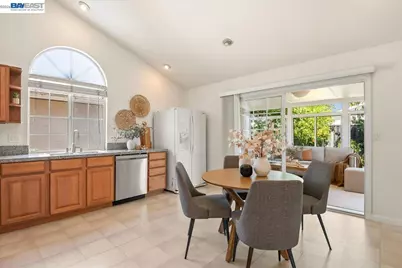 32510 Lake Temescal Ln, Fremont, CA 94555 - Photo 5