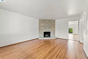 1952 Sandcreek Way, Alameda, CA 94501 - Photo 7