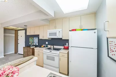 2550 Dana St #2F, Berkeley, CA 94704 - Photo 11