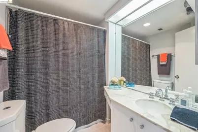 2550 Dana St #2F, Berkeley, CA 94704 - Photo 15