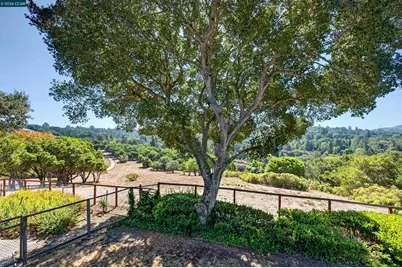 13 Bel Air Dr, Orinda, CA 94563 - Photo 37