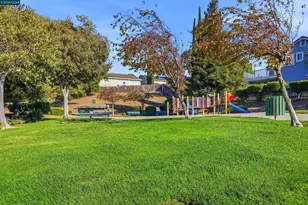 2348 Woodhill Dr, Pittsburg, CA 94565 - Photo 39