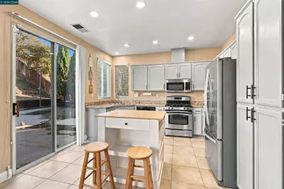 2348 Woodhill Dr, Pittsburg, CA 94565 - Photo 11