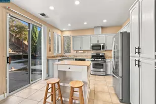 2348 Woodhill Dr, Pittsburg, CA 94565 - Photo 11