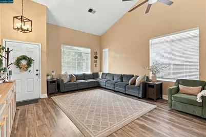 2348 Woodhill Dr, Pittsburg, CA 94565 - Photo 7