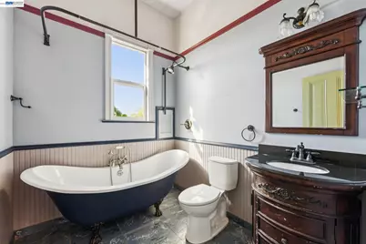 1715 Bay St, Alameda, CA 94501 - Photo 33