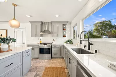 925 Juanita Dr, Lafayette, CA 94595 - Photo 27