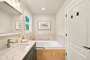 925 Juanita Dr, Lafayette, CA 94595 - Photo 51