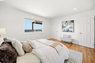 8745 Burr St, Oakland, CA 94605 - Photo 41