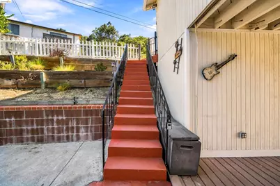 8745 Burr St, Oakland, CA 94605 - Photo 3