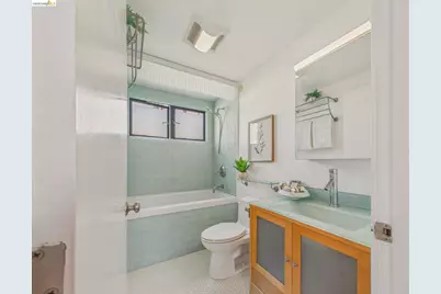 1695 15th #12, Oakland, CA 94607 - Photo 17