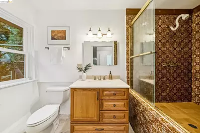 2556 Carisbrook Dr, Oakland, CA 94611 - Photo 61