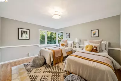 2556 Carisbrook Dr, Oakland, CA 94611 - Photo 45