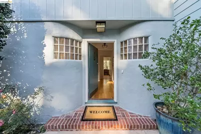 2556 Carisbrook Dr, Oakland, CA 94611 - Photo 13