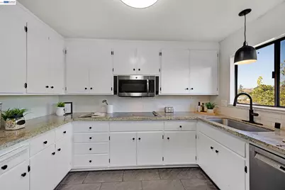 23070 Glenn Ellen, Hayward, CA 94541 - Photo 11