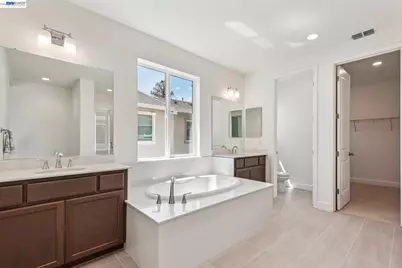 129 Creek View Cir, Fairfield, CA 94533 - Photo 45