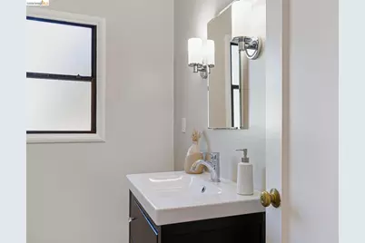 127 Covington St, Oakland, CA 94605 - Photo 19