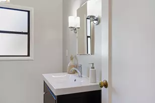 127 Covington St, Oakland, CA 94605 - Photo 19