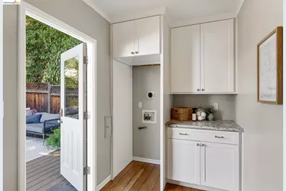 127 Covington St, Oakland, CA 94605 - Photo 23
