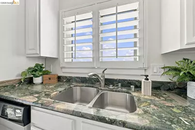 10760 Hellman St, Oakland, CA 94605 - Photo 13