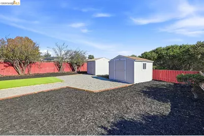 10760 Hellman St, Oakland, CA 94605 - Photo 35