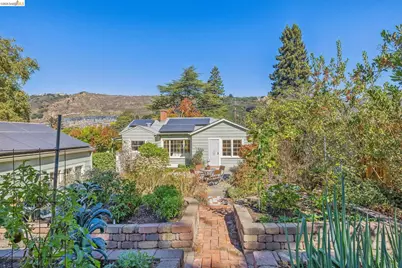 7531 Greenly Dr, Oakland, CA 94605 - Photo 35