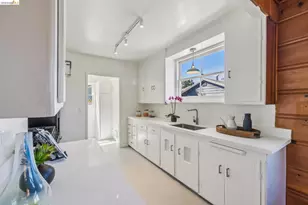 7531 Greenly Dr, Oakland, CA 94605 - Photo 15