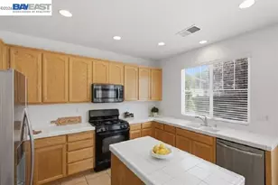 5217 Rainwood Way, Antioch, CA 94531 - Photo 9