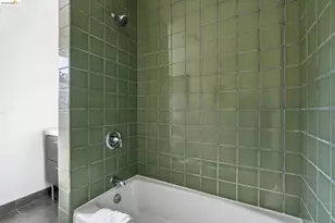 835 45th St, Oakland, CA 94608 - Photo 25