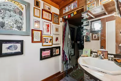 835 45th St, Oakland, CA 94608 - Photo 57