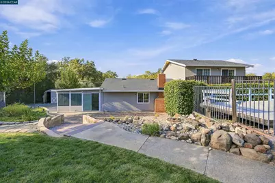 876 San Miquel Rd, Concord, CA 94518 - Photo 17