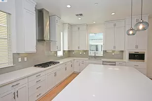 7168 Carneros Ln, Dublin, CA 94568 - Photo 5