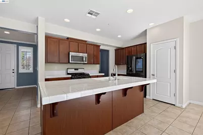 290 Santa Clara Dr, Mountain House, CA 95391 - Photo 13
