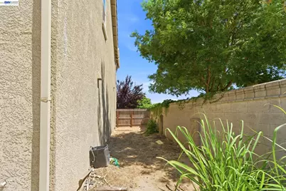 2126 Grapevine Dr, Livingston, CA 95334 - Photo 41