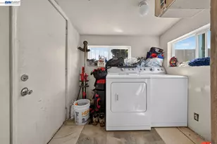 1708 Auseon Ave, Oakland, CA 94621 - Photo 11