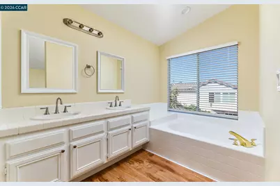 1054 Saint Raphael Dr, Bay Point, CA 94565 - Photo 9