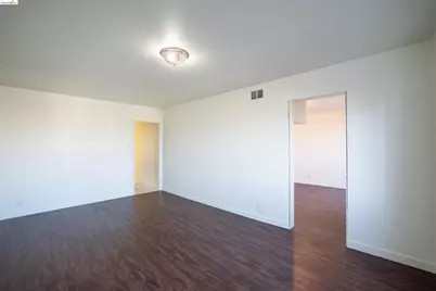 90 Frankfort St, Daly City, CA 94014 - Photo 11