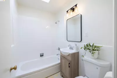 90 Frankfort St, Daly City, CA 94014 - Photo 25