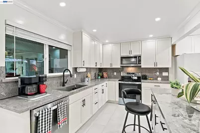 330 Ryegate Ct, San Jose, CA 95133 - Photo 13