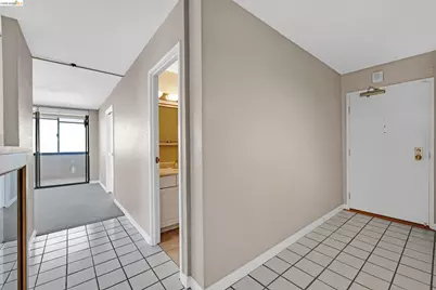 555 Pierce St #1001, Albany, CA 94706 - Photo 3