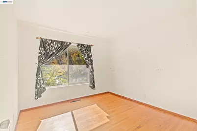 1350 Murchison Dr, Millbrae, CA 94030 - Photo 25