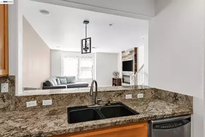 6003 Old Quarry Loop, Oakland, CA 94605 - Photo 11