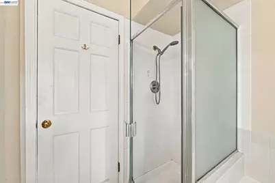 360 Warwick Ave, San Leandro, CA 94577 - Photo 21